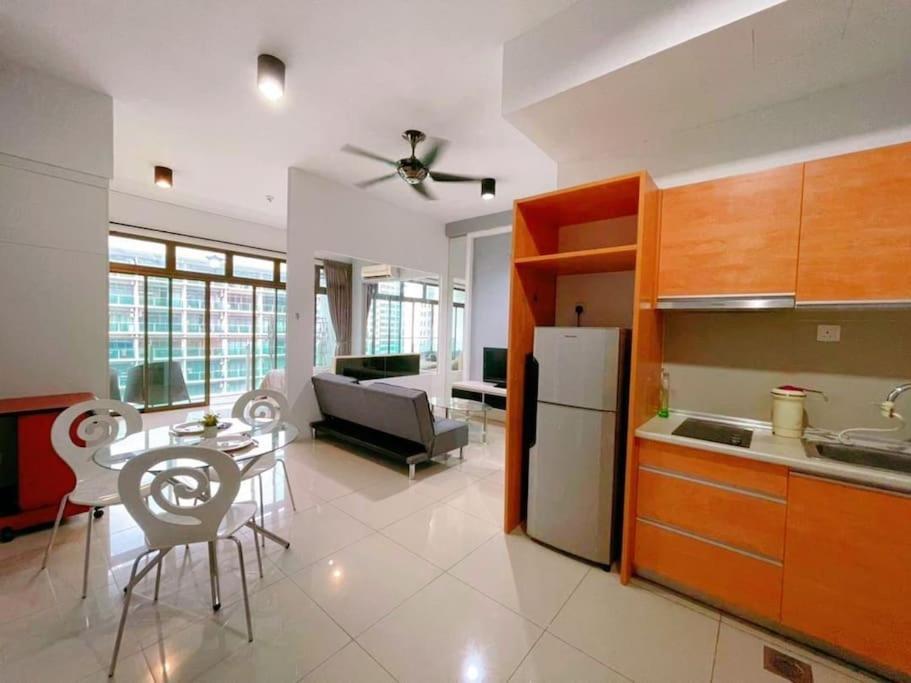 Mount Austin #palazio A2 Pool View 1-2pax #mspro * Johor Bahru